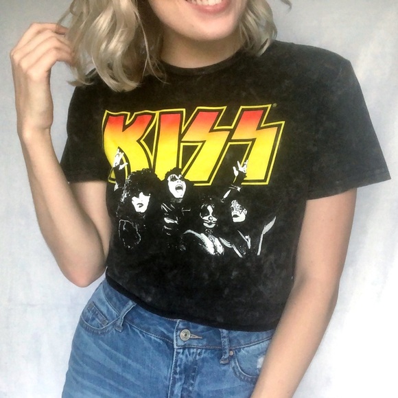 Kiss NWOT Distressed Graphic Tee - Picture 3 of 5